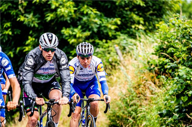 remco-evenepoel-sam-bennett-deceuninck-quickstep-2020
