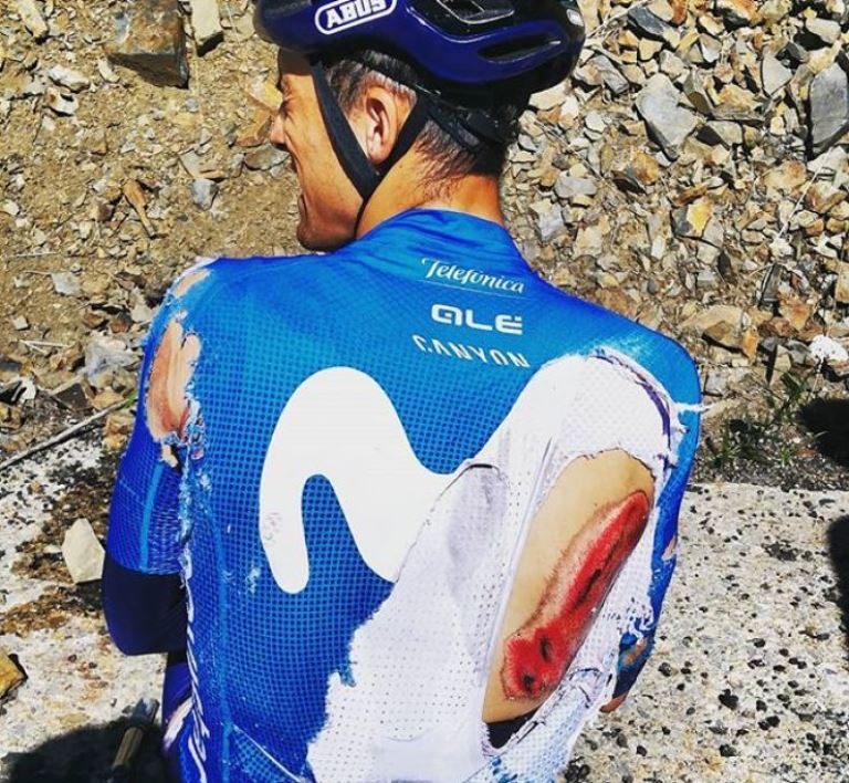 sergio-samitier-movistar-team-2020-caida-1