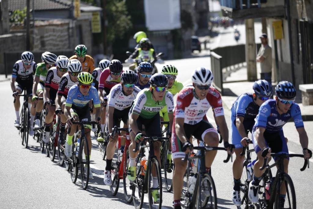 vuelta-zamora-2020-etapa3-peloton