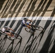 Julian-Alaphilippe-deceuninck-marc-hirschi-adam-yates-tour-francia-2020-etapa2-escapada