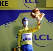 Julian-Alaphilippe-deceuninck-tour-francia-2020-etapa2-podio