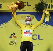 alexander-kristoff-uae-tour-francia-2020-etapa1-podio