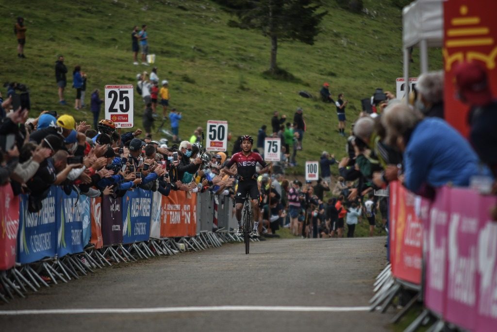 egan-bernal-team-ineos-la-route-occitanie-2020-etapa3