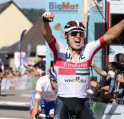 jasper-philipsen-uae-tour-limousin-2020-etapa3