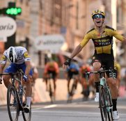wout-van-aert-julian-alaphilippe-milan-san-remo-2020