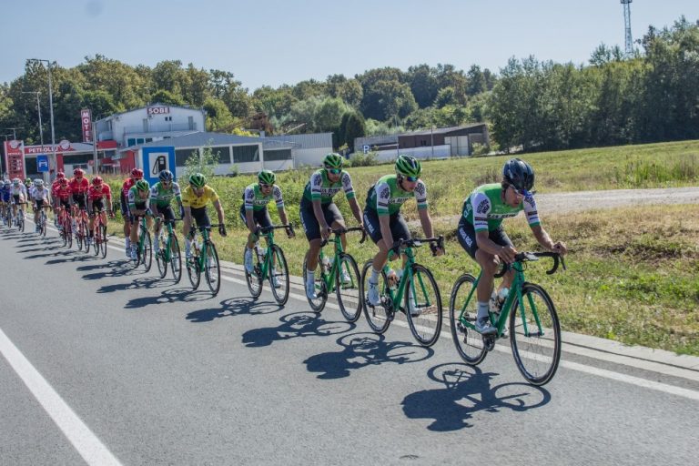 caja-rural-rga-2020-peloton