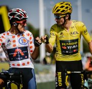 richard-carapaz-ineos-grenadiers-primoz-roglic-tour-francia-2020-etapa19
