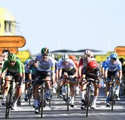 sam-bennett-deceuninck-quick-step-tour-francia-2020-etapa10