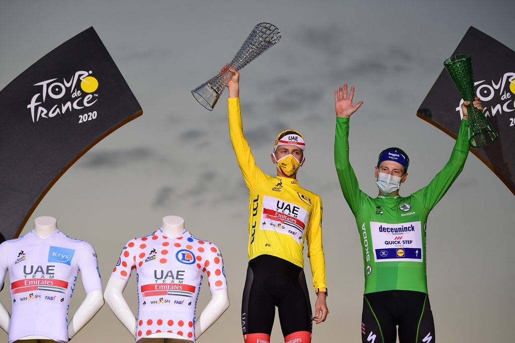 tadej-pogacar-sean-bennett-tour-francia-2020-etapa21-podio