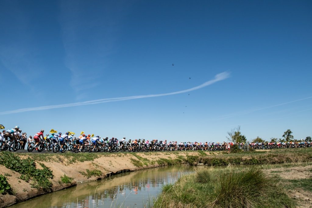 tour-francia-2020-etapa10-peloton