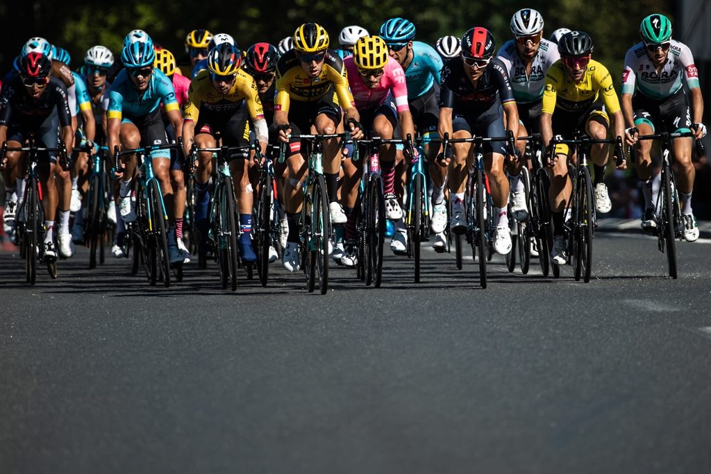 tour-francia-2020-etapa7-peloton