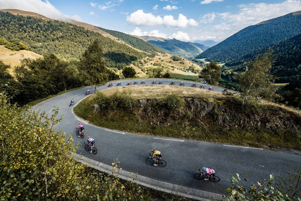 tour-francia-2020-etapa8-peloton