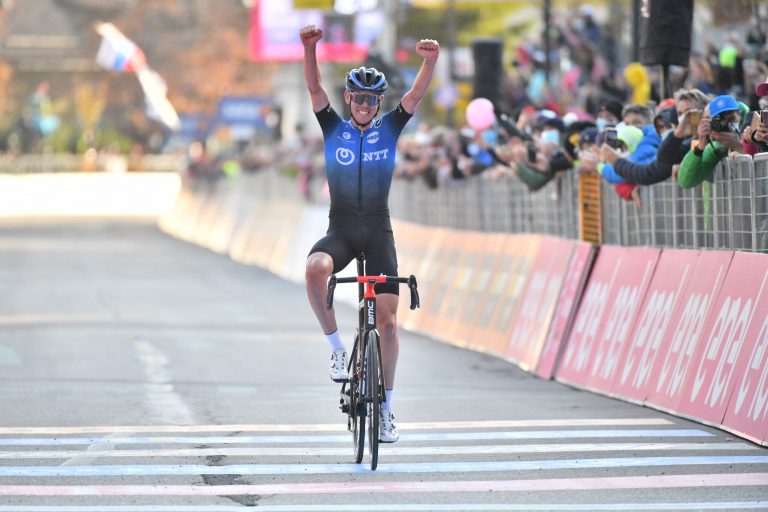 Giro de Italia: Ben O’Connor vence en Madonna di Campiglio (Vídeo)