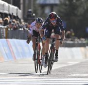 Giro de Italia: Geoghegan Hart reina en Sestriere (Vídeo)