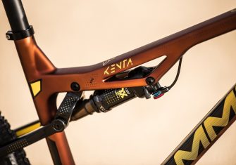 MMR Kenta Carlos Sainz, un homenaje al campeón y al desierto