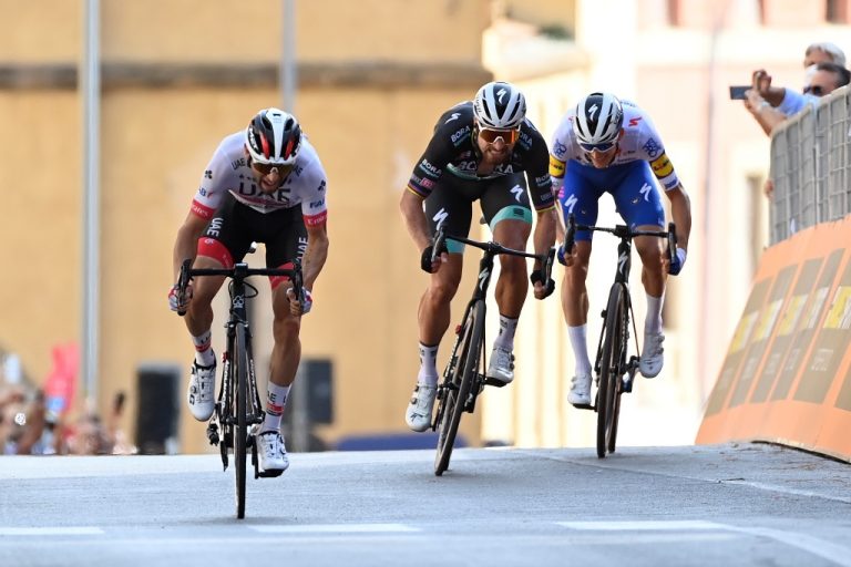 diego-ulissi-peter-sagan-giro-italia-2020-etapa2