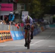 filippo-ganna-ineos-grenadiers-giro-italia-2020-etapa14-meta