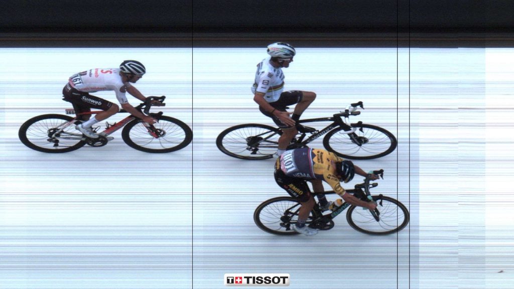 roglic-alaphilippe-lieja-2020-meta-photo-finish