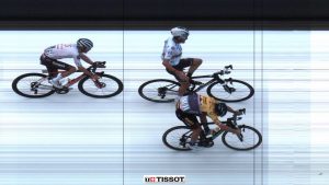 roglic-alaphilippe-lieja-2020-meta-photo-finish