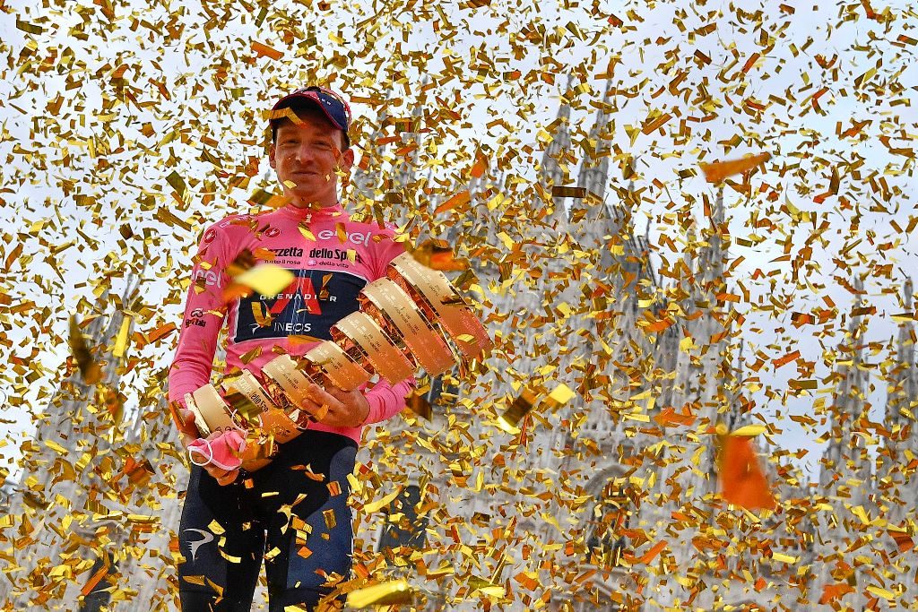 tao-geoghegan-hart-ineos-grenadiers-giro-italia-2020-etapa21-podio