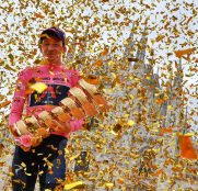 tao-geoghegan-hart-ineos-grenadiers-giro-italia-2020-etapa21-podio