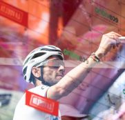 Vuelta a España: La firma… será facial