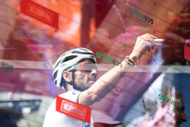 Vuelta a España: La firma… será facial