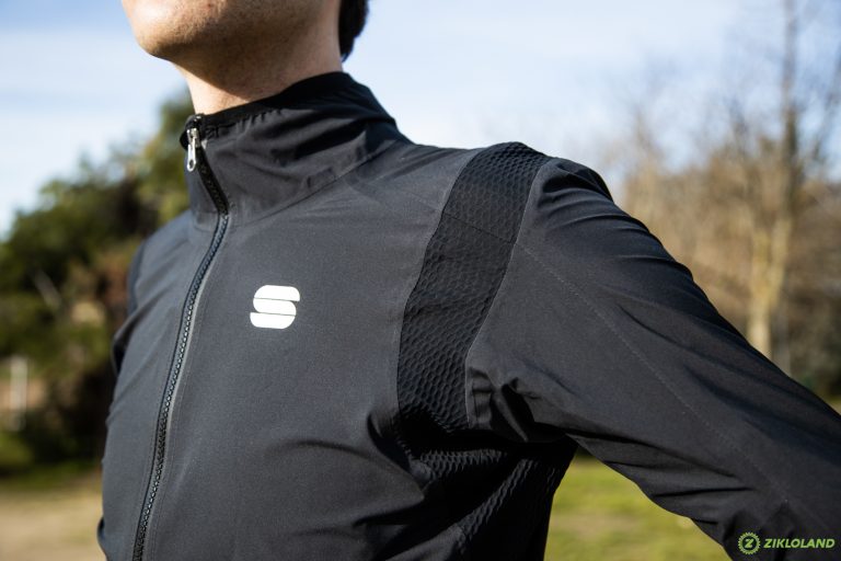Sportful Aqua Pro Jacket: Alta gama para que la lluvia no nos detenga (Test)