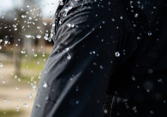 Sportful Aqua Pro Jacket: Alta gama para que la lluvia no nos detenga (Test)