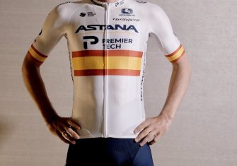 Astana-Premier Tech presenta el maillot de campeón de España de Luis Léon Sánchez (Vídeo)