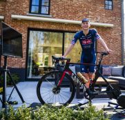 mathieu-van-der-poel-canyon-selle-italia-rodillo-zwift