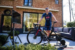 mathieu-van-der-poel-canyon-selle-italia-rodillo-zwift