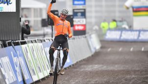 mathieu-van-der-poel-mundial-cx-ostende-2021