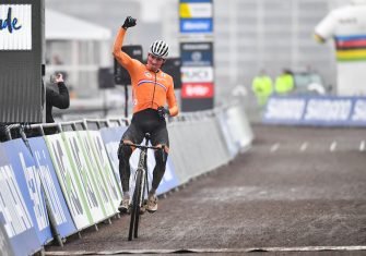 mathieu-van-der-poel-mundial-cx-ostende-2021