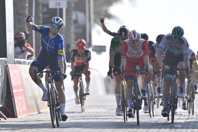 UAE Tour: Sam Bennett repite (Vídeo)