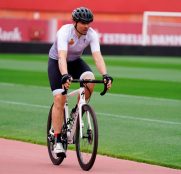 El fracaso del fútbol español y el ejemplo del ciclismo mundial: las cuentas deben cuadrar