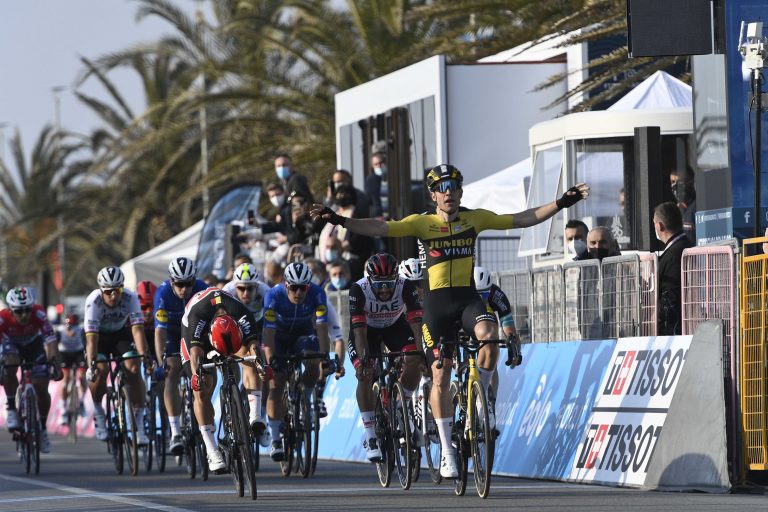 Tirreno-Adriático: Wout van Aert da primero (Vídeo)