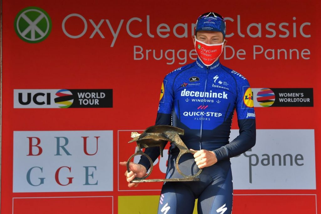 Sam-Bennett-Driedaagse-Brugge-De-Panne-2021-Podium