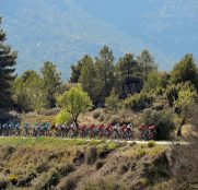 La Volta Catalunya, sin público en llegadas y salidas