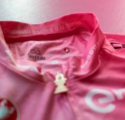 Una Maglia Rosa de leyenda en 2021: Pasado y futuro se unen (Vídeo)