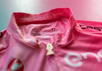 Una Maglia Rosa de leyenda en 2021: Pasado y futuro se unen (Vídeo)