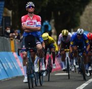 mathieu-van-der-poel-alpecin-fenix-tirreno-adriatico-2021-etapa3-meta