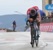 mathieu-van-der-poel-alpecin-fenix-tirreno-adriatico-2021-etapa5-meta