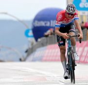 mathieu-van-der-poel-alpecin-fenix-tirreno-adriatico-2021-etapa5-meta-2