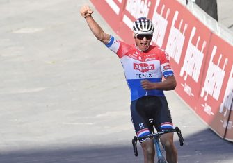 La mejor respuesta de Canyon y Van der Poel