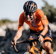 Mikel Bizkarra, adiós a la Itzulia; Richard Carapaz sigue