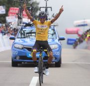 Vuelta a Colombia: Darwin Atapuma vence en el Alto del Vino
