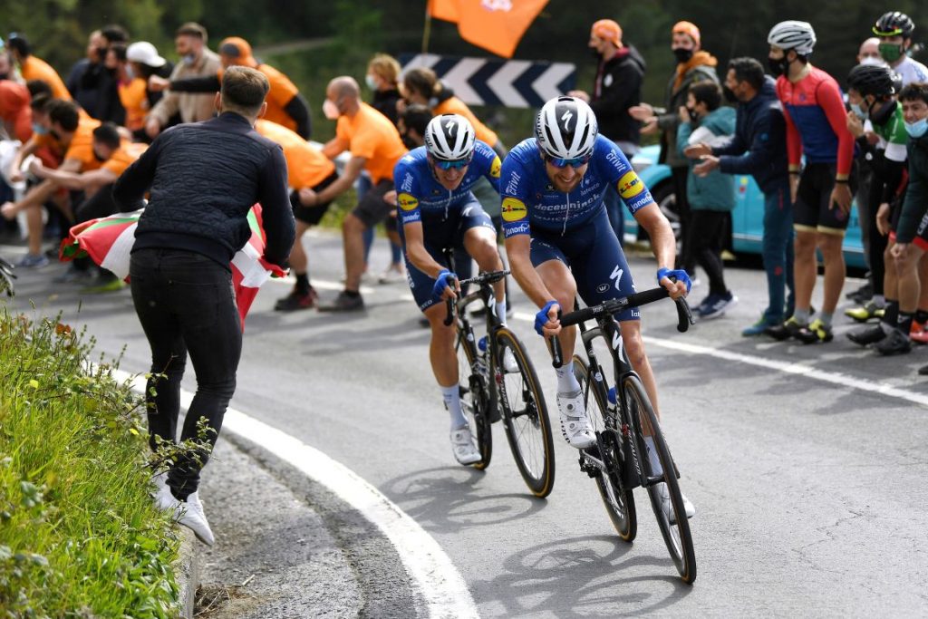 Mikkel-Honore-Josef-Cerny-deceuninck-itzulia-2021-etapa5