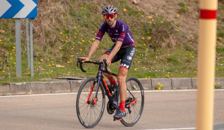 Dani Navarro estrena los colores de Burgos-BH