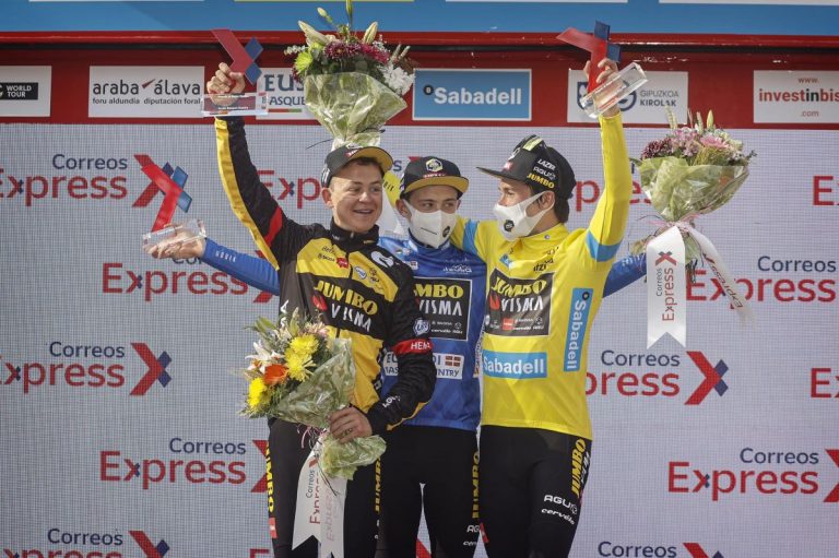 primoz-roglic-jumbo-visma-paris-niza-2021-etapa6-podio